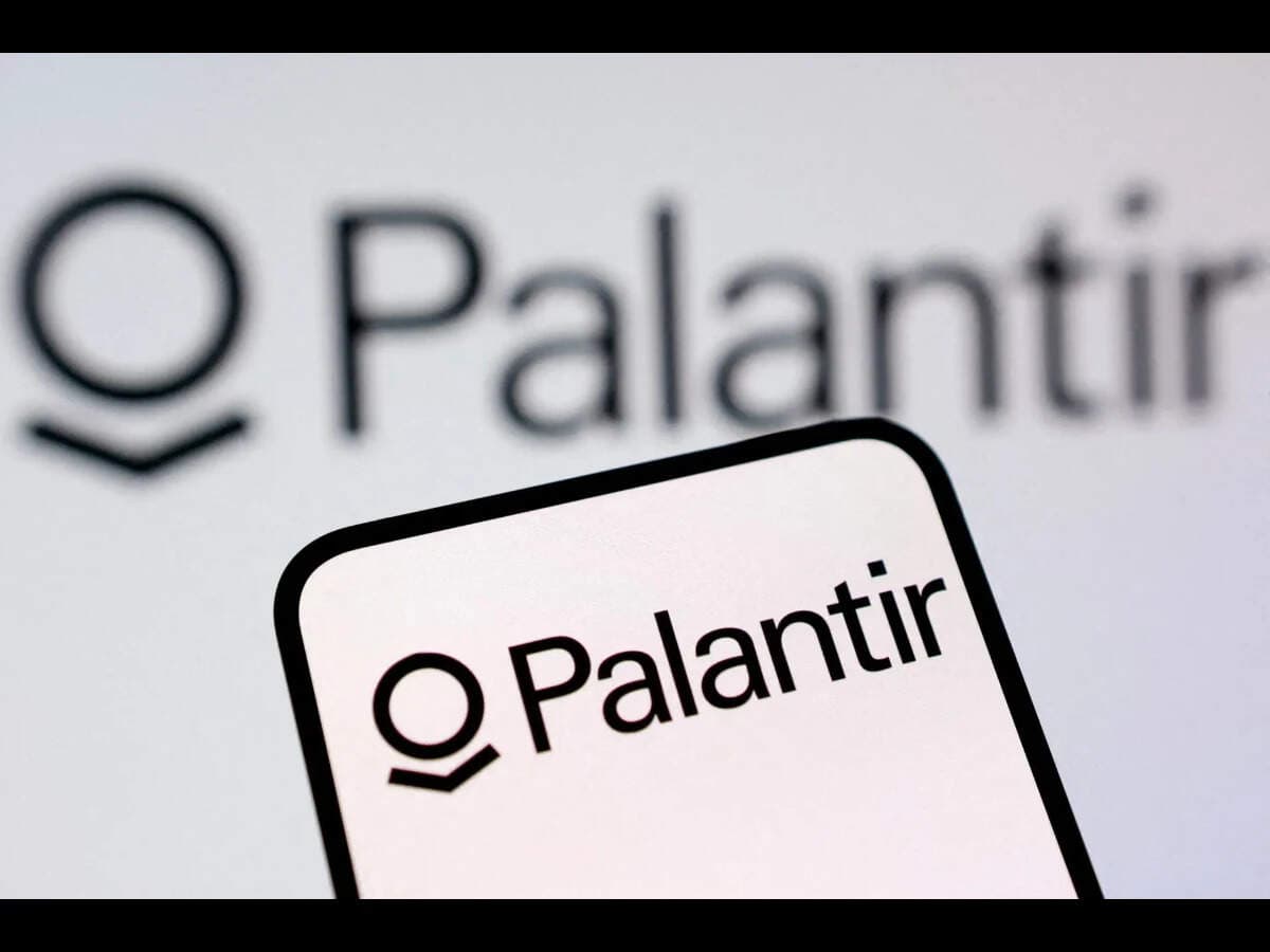 Palantir's Revenue Forecast Soars as AI-Driven Data Analytics Demand Surges
