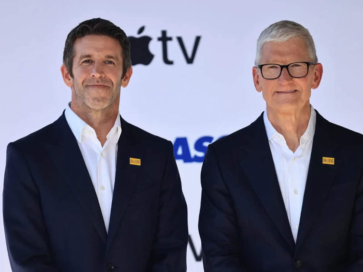 Apple's New CEO Builds Management Bench with Seasoned Hardware Expert