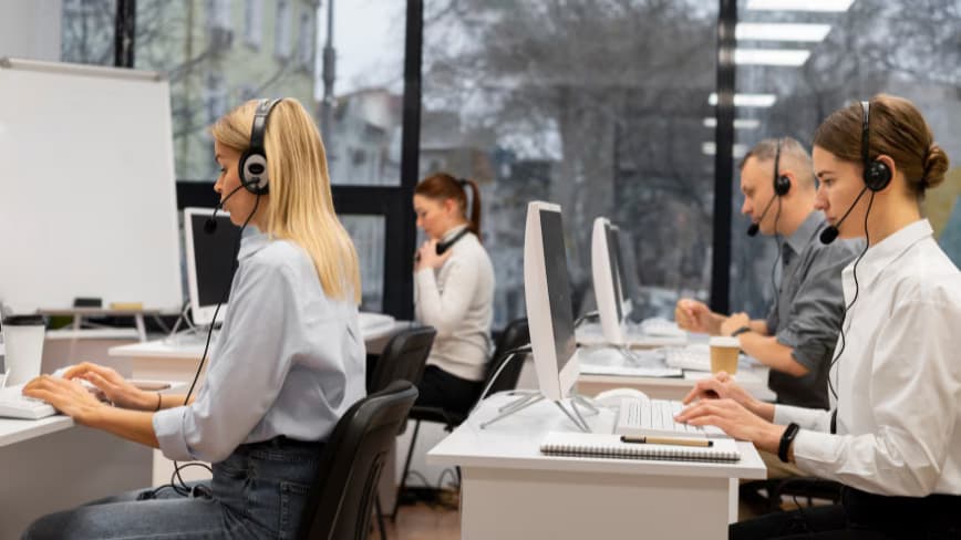 Call-Centre Stocks Decline Amid AI Automation Concerns