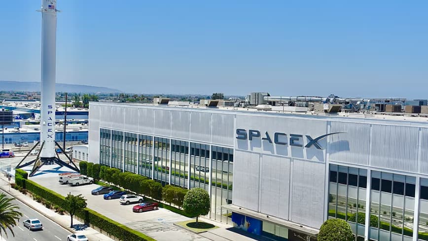 BlackRock purchases $5 billion in SpaceX shares amid soaring IPO demand
