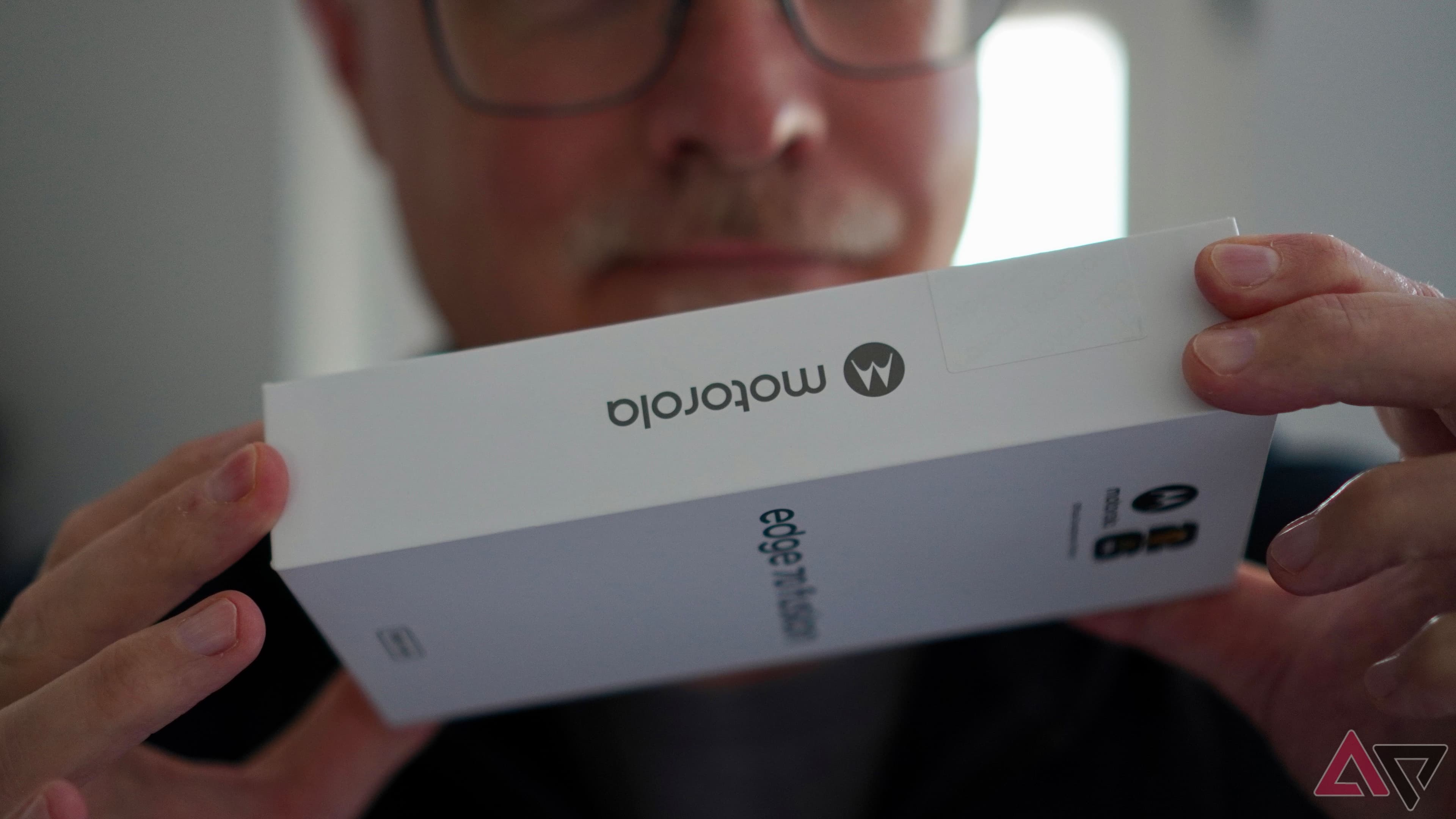 I've got a new Motorola phone, and all I can think about is how good it smells