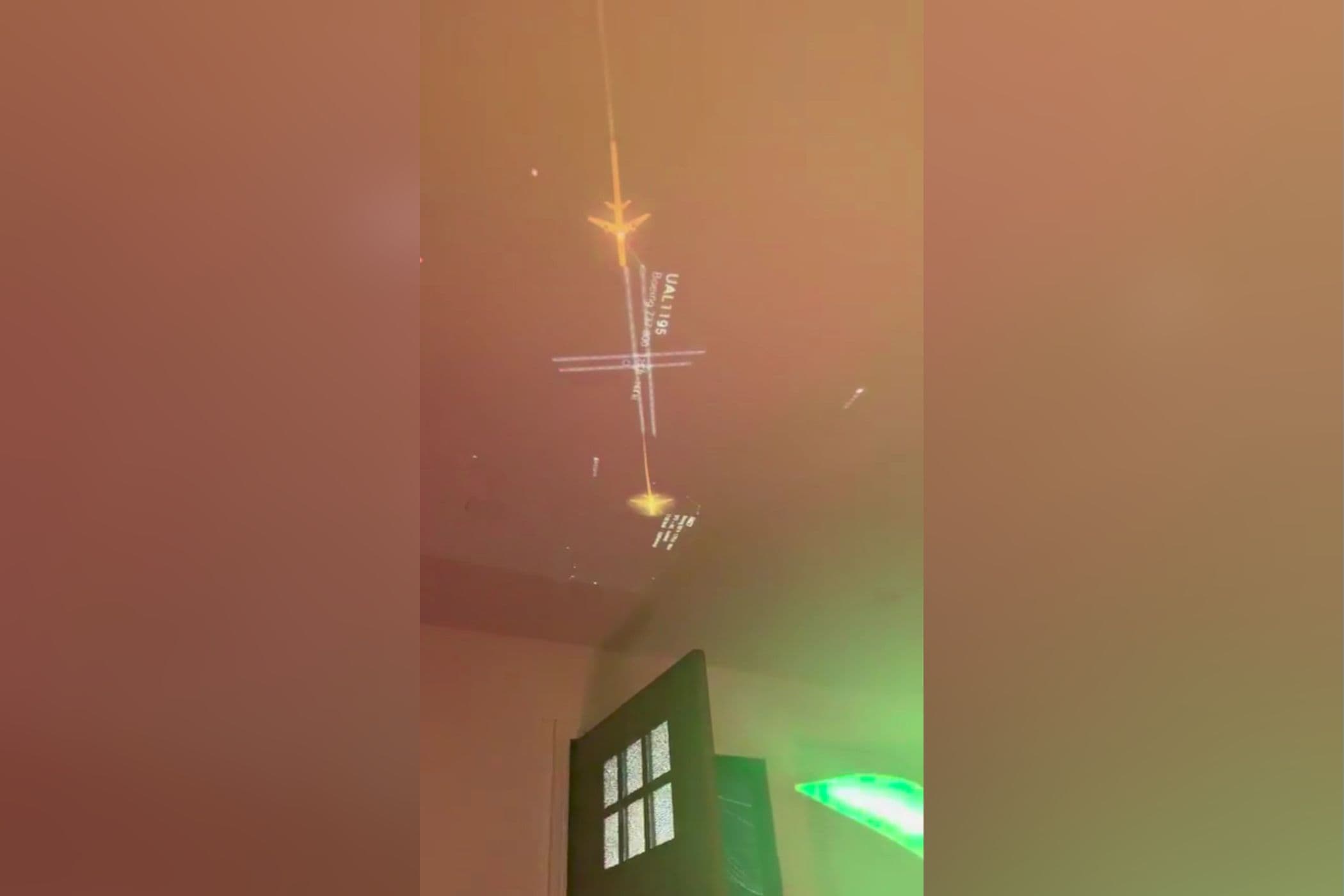 This Raspberry Pi project turns your ceiling into a real-time airplane tracker