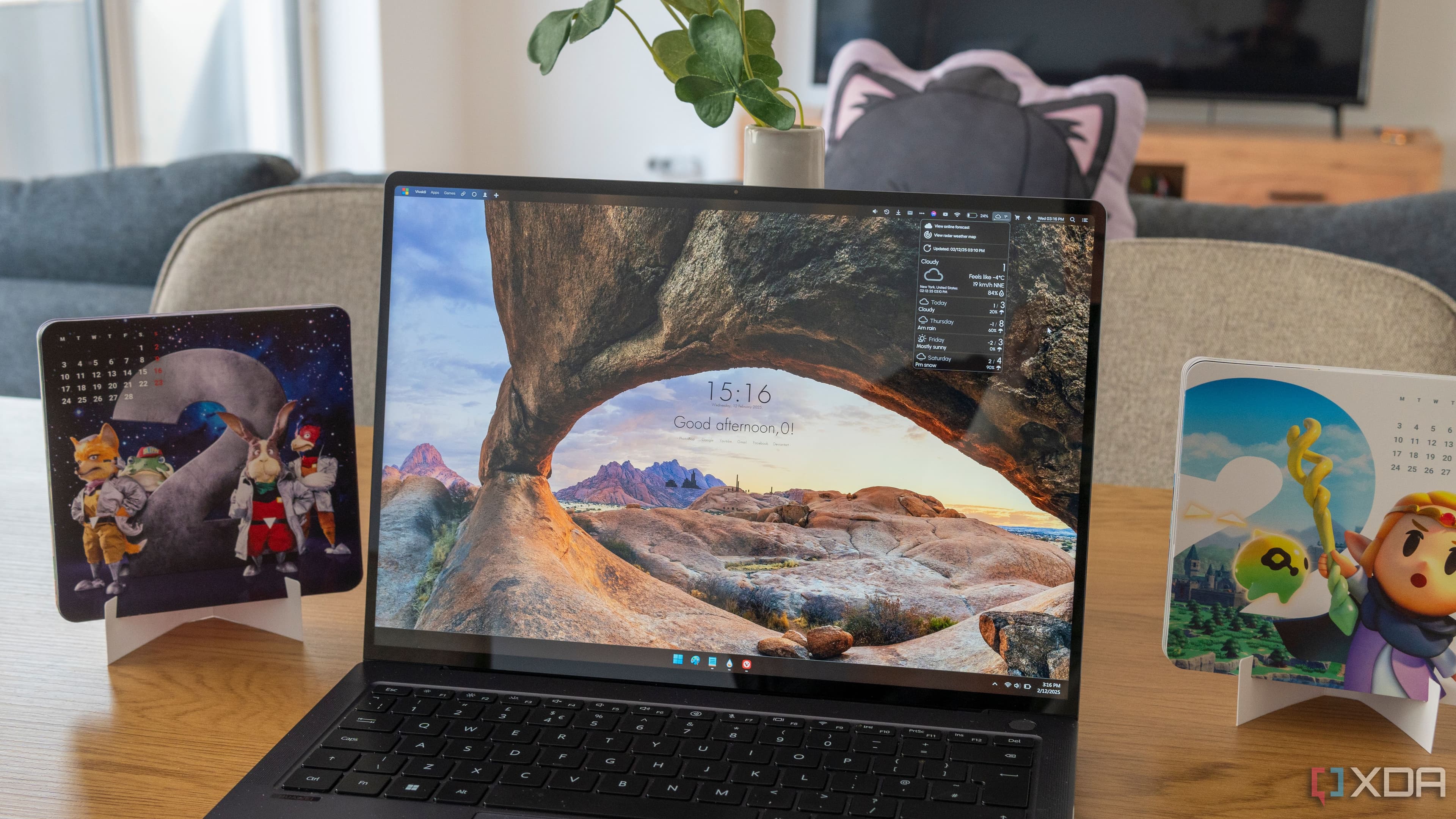 I didn't realize Windows killed custom window shapes until I tried to bring them back
