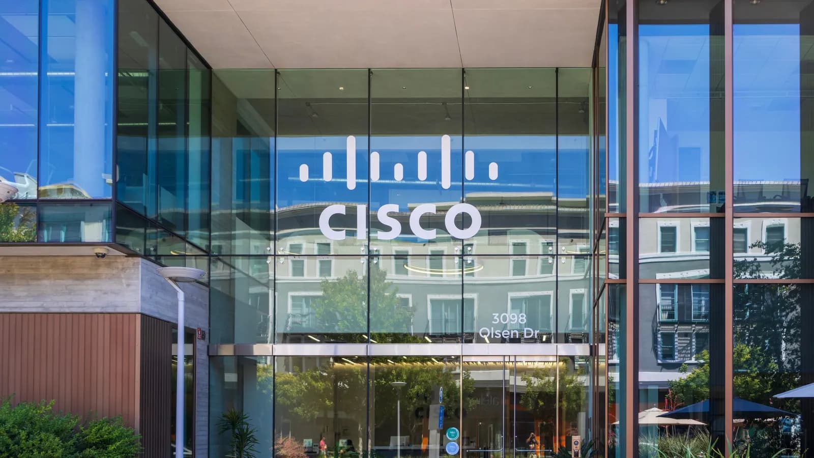 Attackers exploit critical flaw in Cisco Catalyst SD-WAN Controller