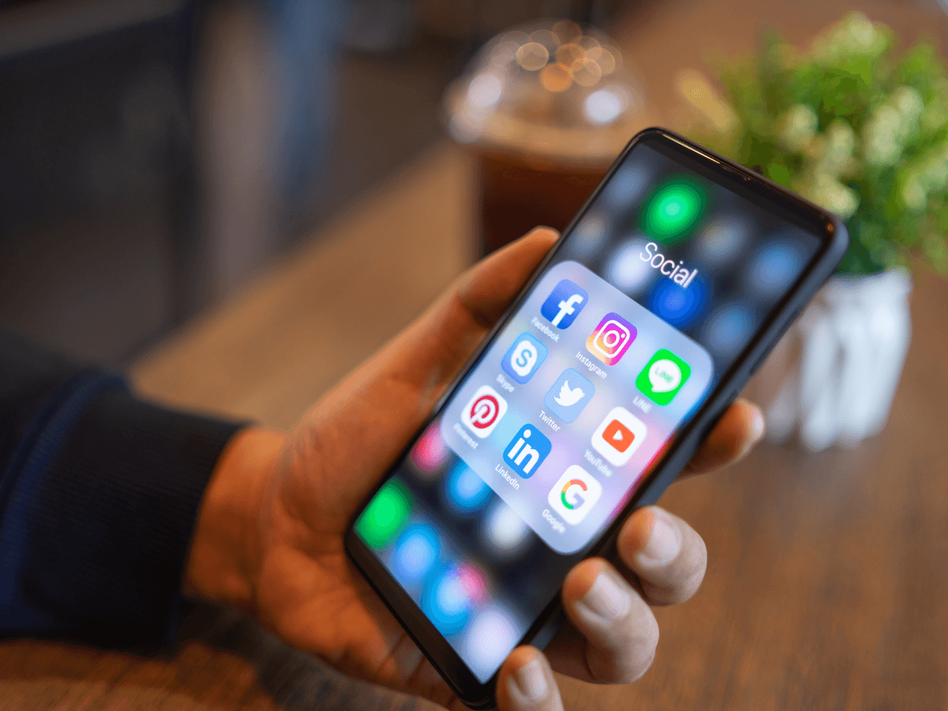 Govt Extends Deadline For SIM-Binding Compliance To Dec 31