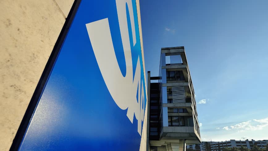 SAP halts hiring and travel to boost AI investments