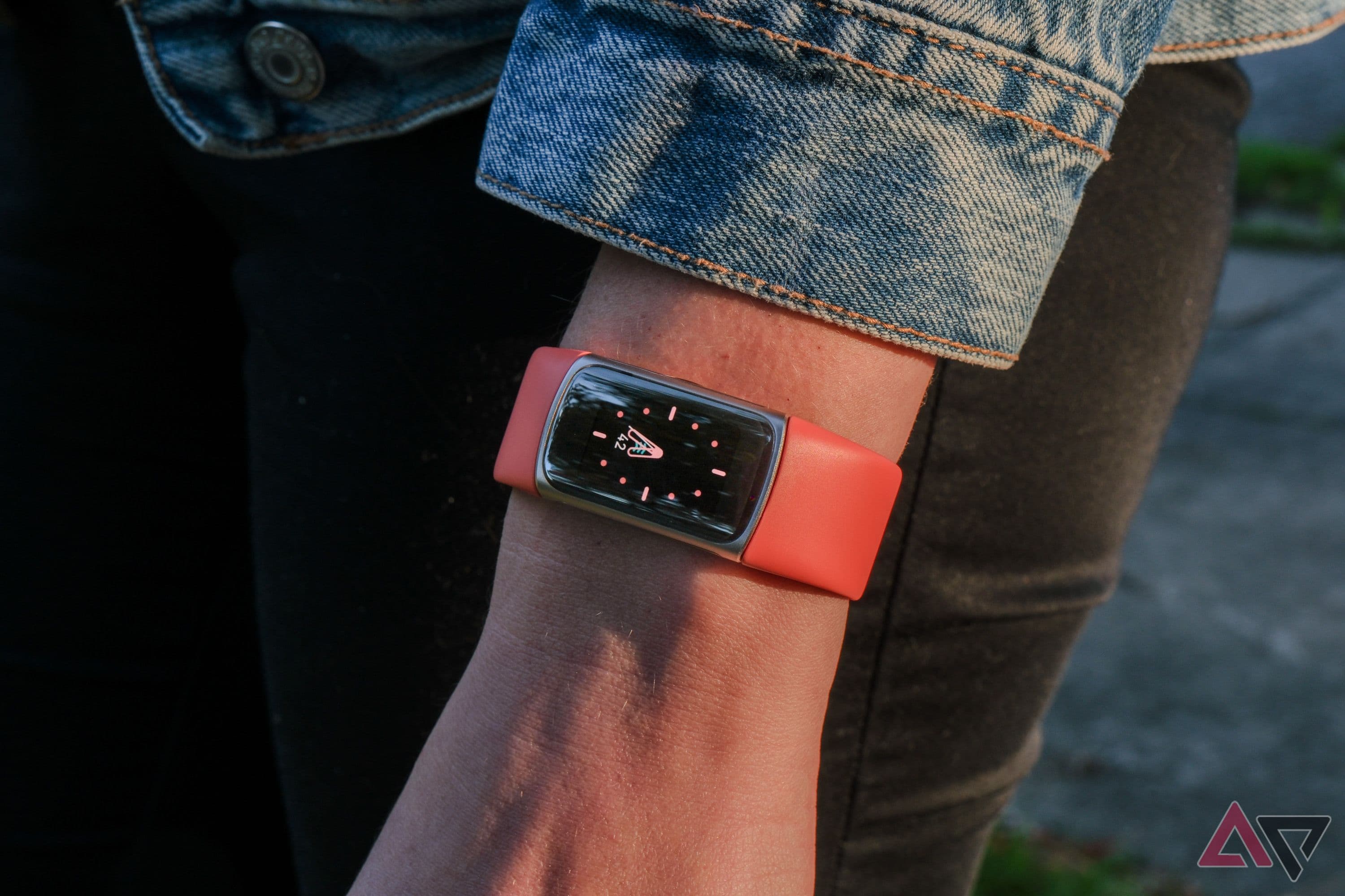Fitbit Charge 6 tops Amazon's best-seller list with 50% discount