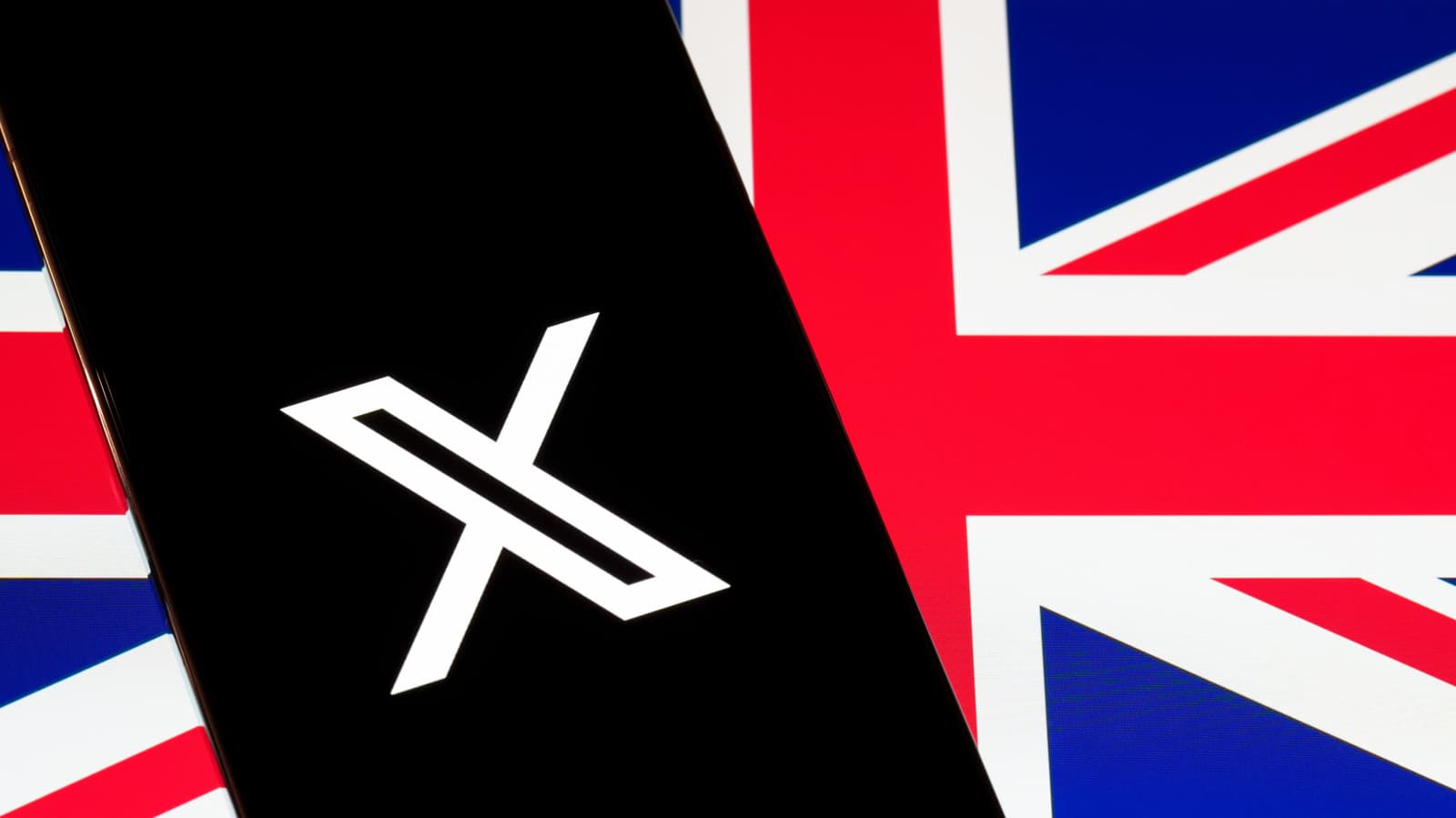 UK urges social media to eliminate hate speech following Belfast riots