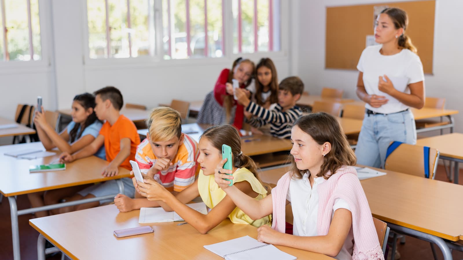 Poland Proposes a Device-Free Zone in Schools Nationwide