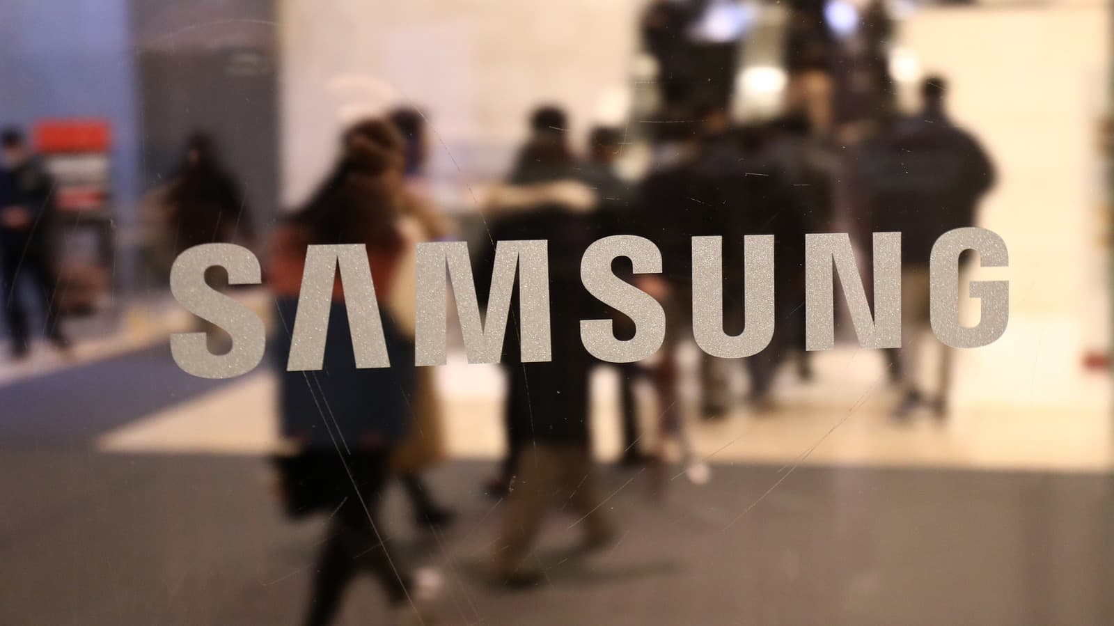 Samsung union members approve $400,000 bonus package for chip employees