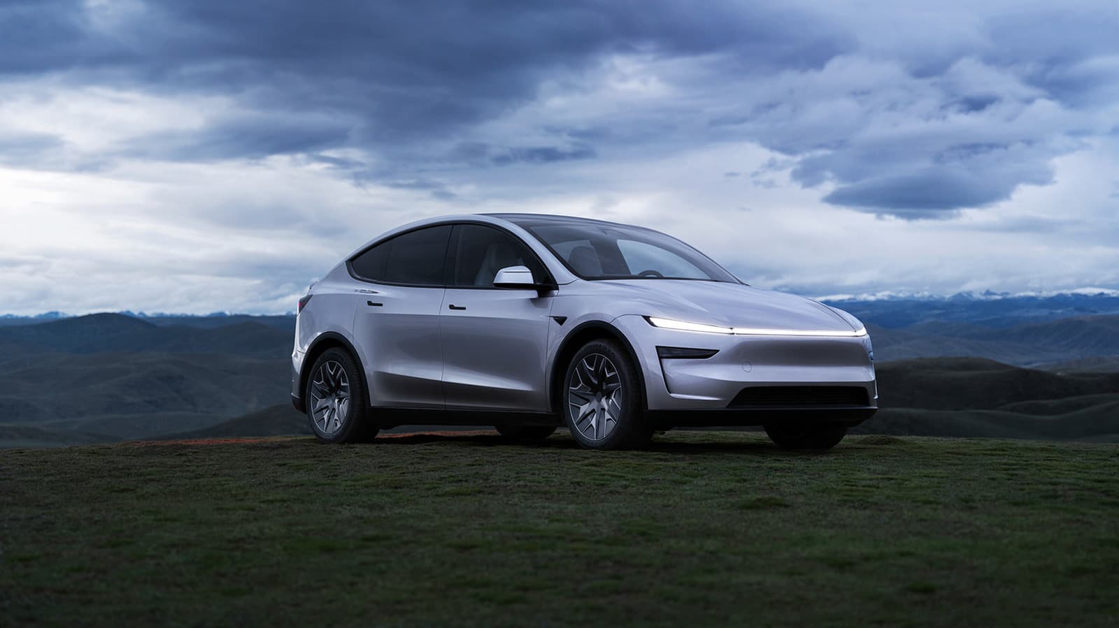 Tesla Brings Expanded Model Y to US Market with 6-Seater Option