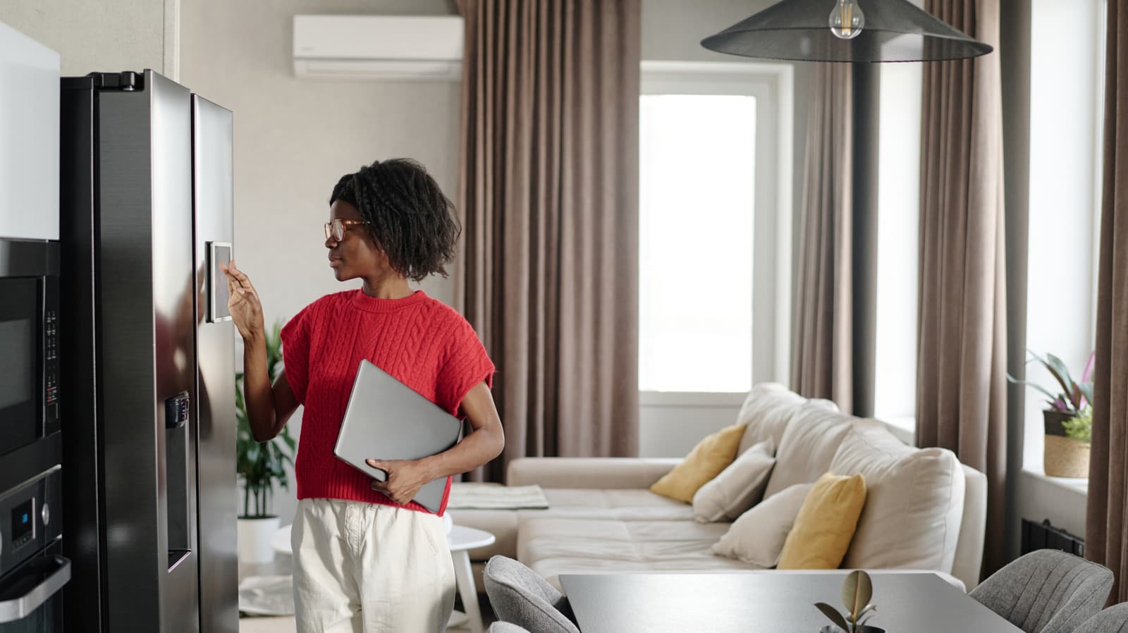 The Dark Side of Smart Fridge Obsolescence: A Software Support Dilemma